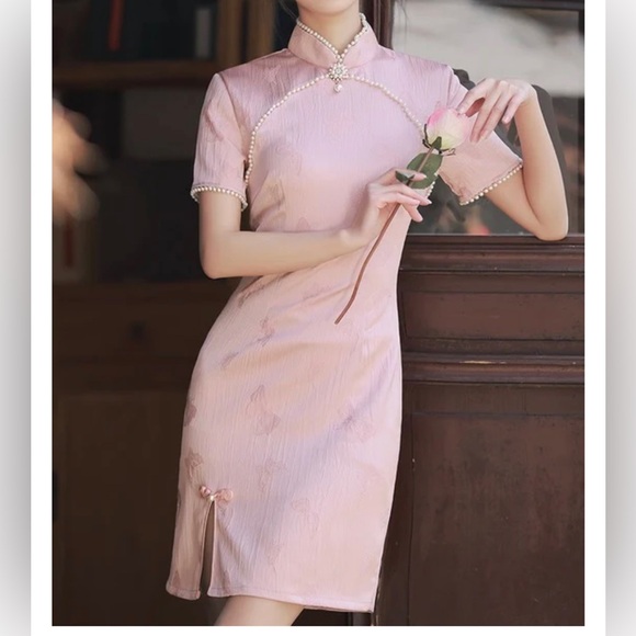 Traditional Chinese Cheongsam Qipao Dress - Picture 2 of 13